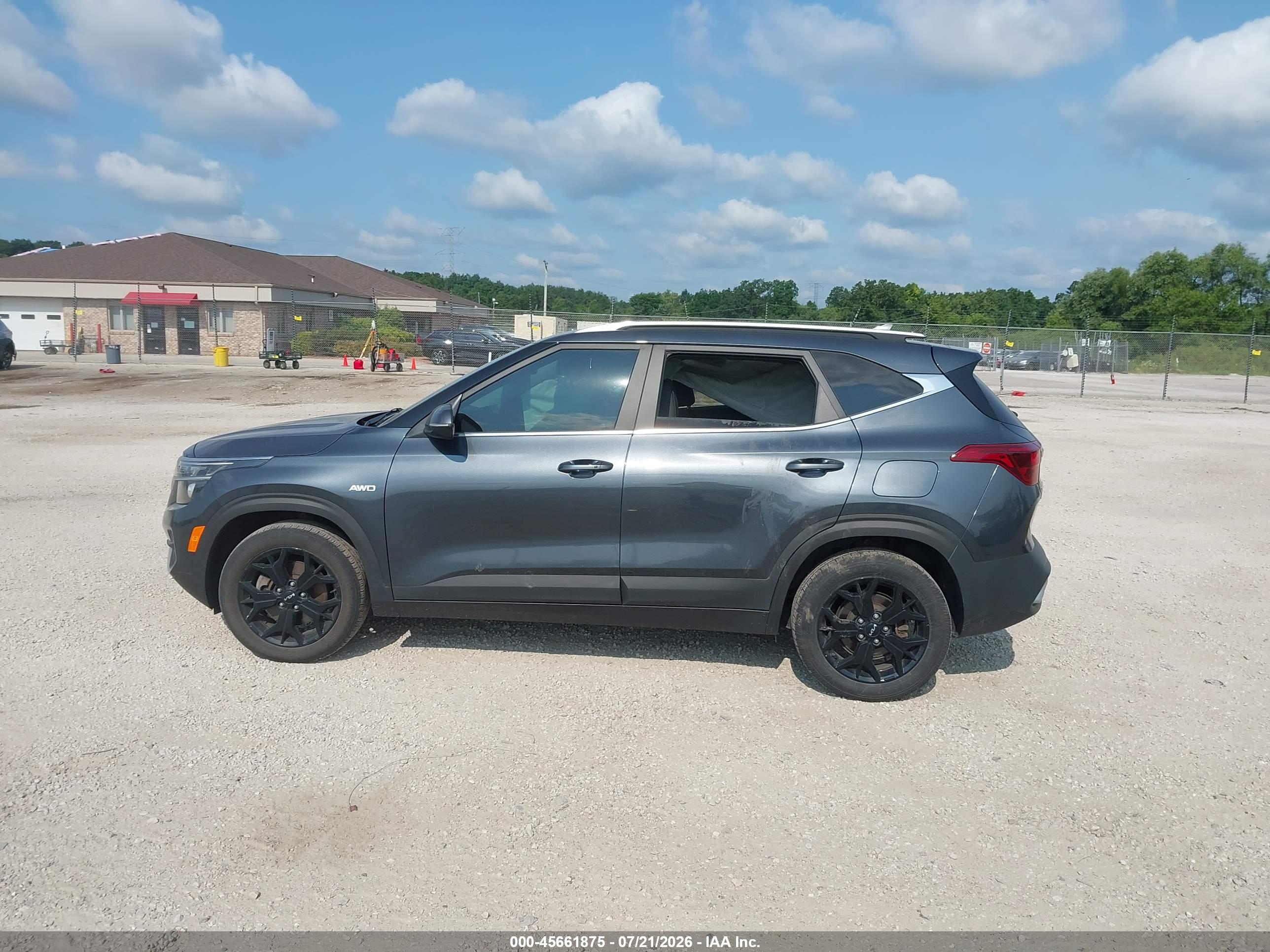 2022 KIA SELTOS EX