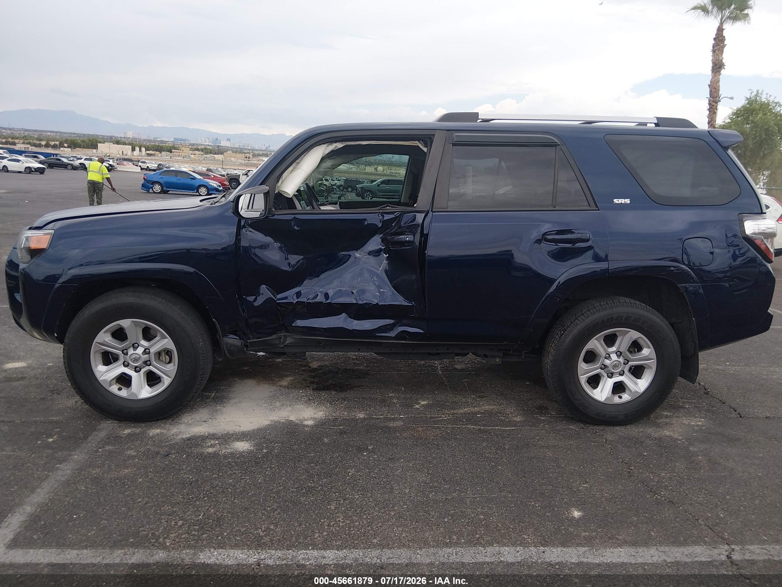 2023 TOYOTA 4RUNNER SR5