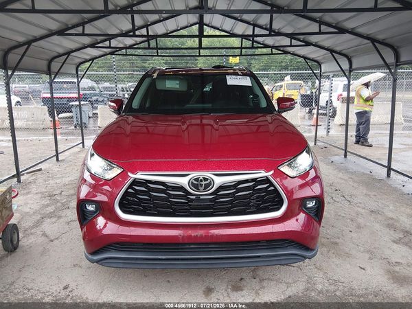 2022 TOYOTA HIGHLANDER XLE