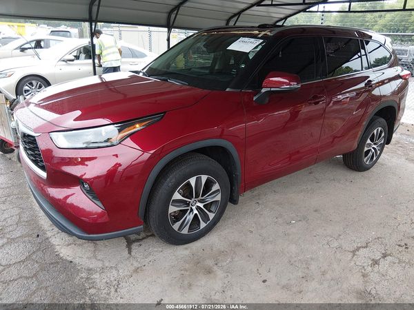 2022 TOYOTA HIGHLANDER XLE