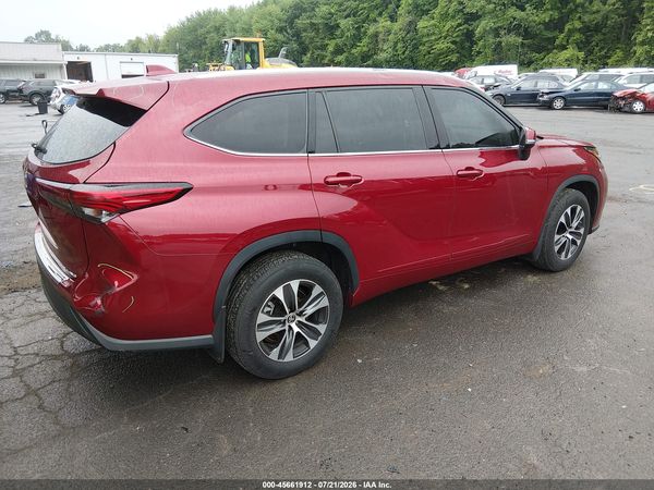 2022 TOYOTA HIGHLANDER XLE