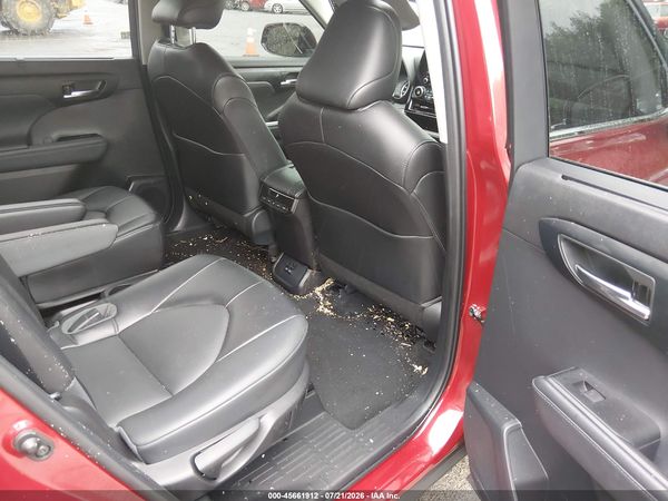 2022 TOYOTA HIGHLANDER XLE