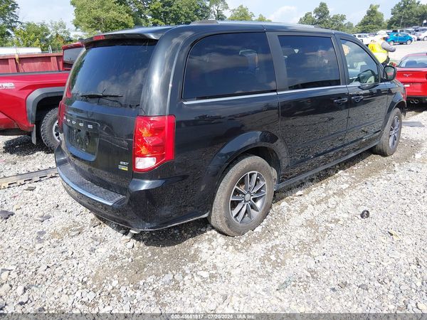 2017 DODGE GRAND CARAVAN SXT — I4