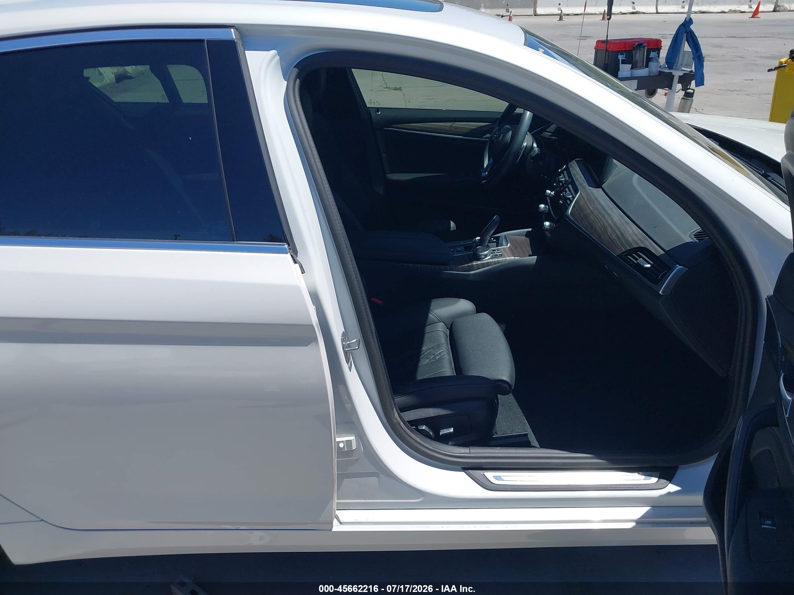 2023 BMW 530E