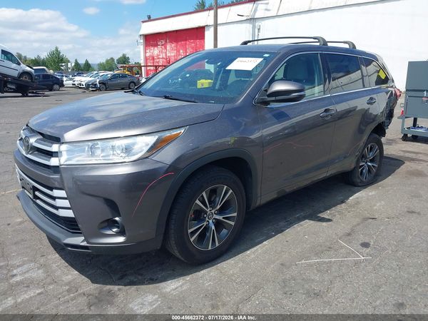 2017 TOYOTA HIGHLANDER LE