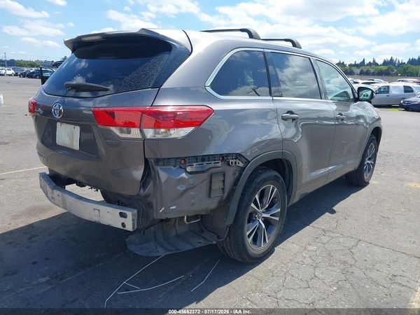 2017 TOYOTA HIGHLANDER LE
