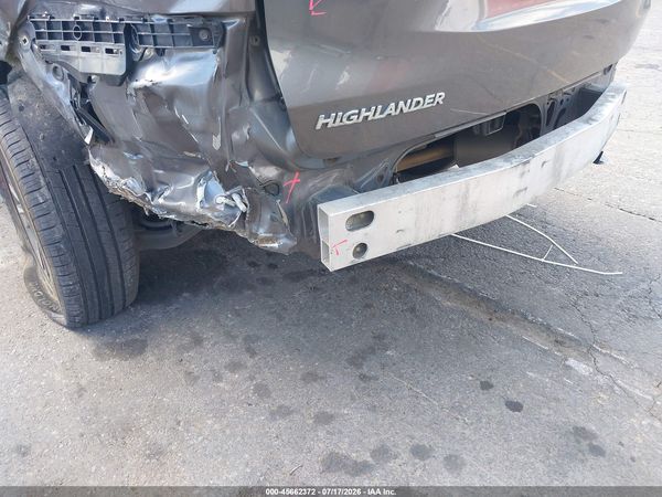 2017 TOYOTA HIGHLANDER LE