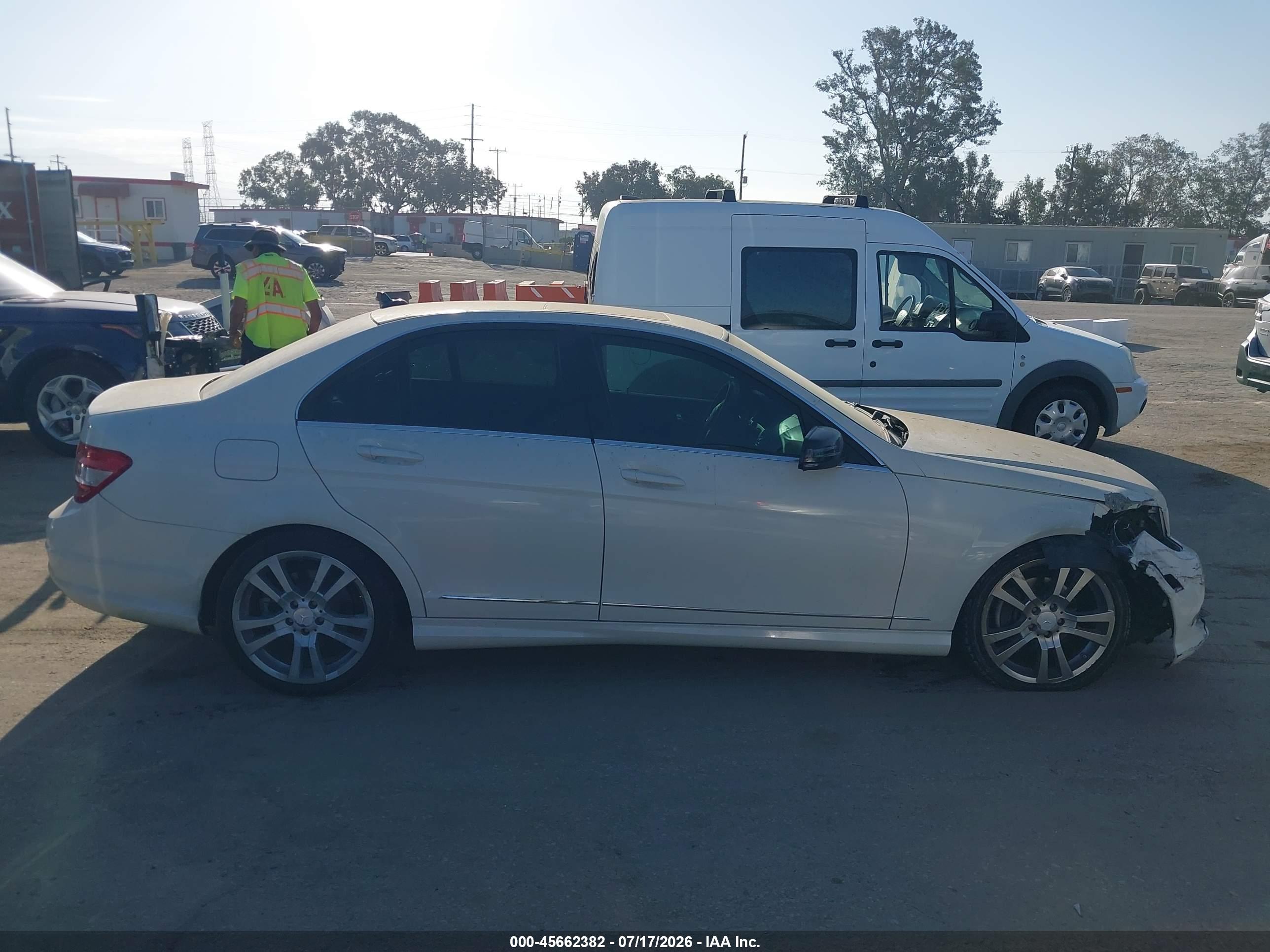 2011 MERCEDES-BENZ C 300 C300