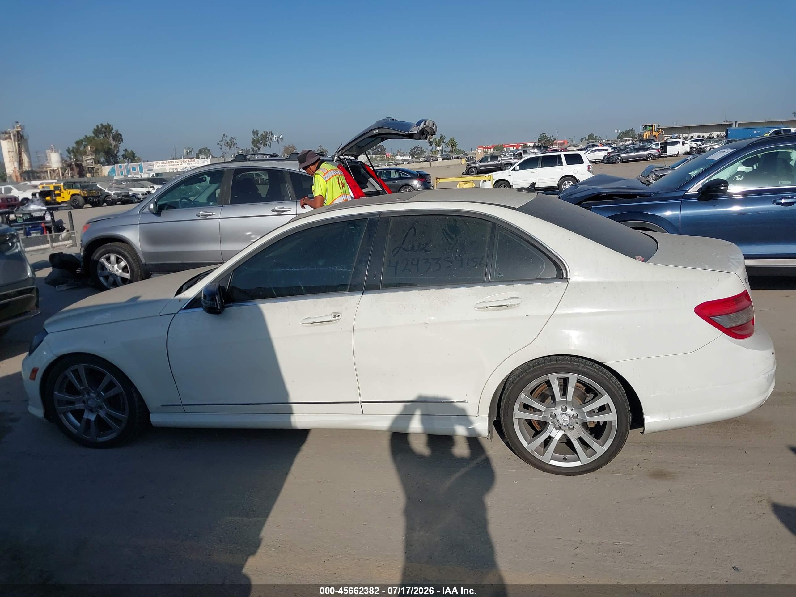 2011 MERCEDES-BENZ C 300 C300