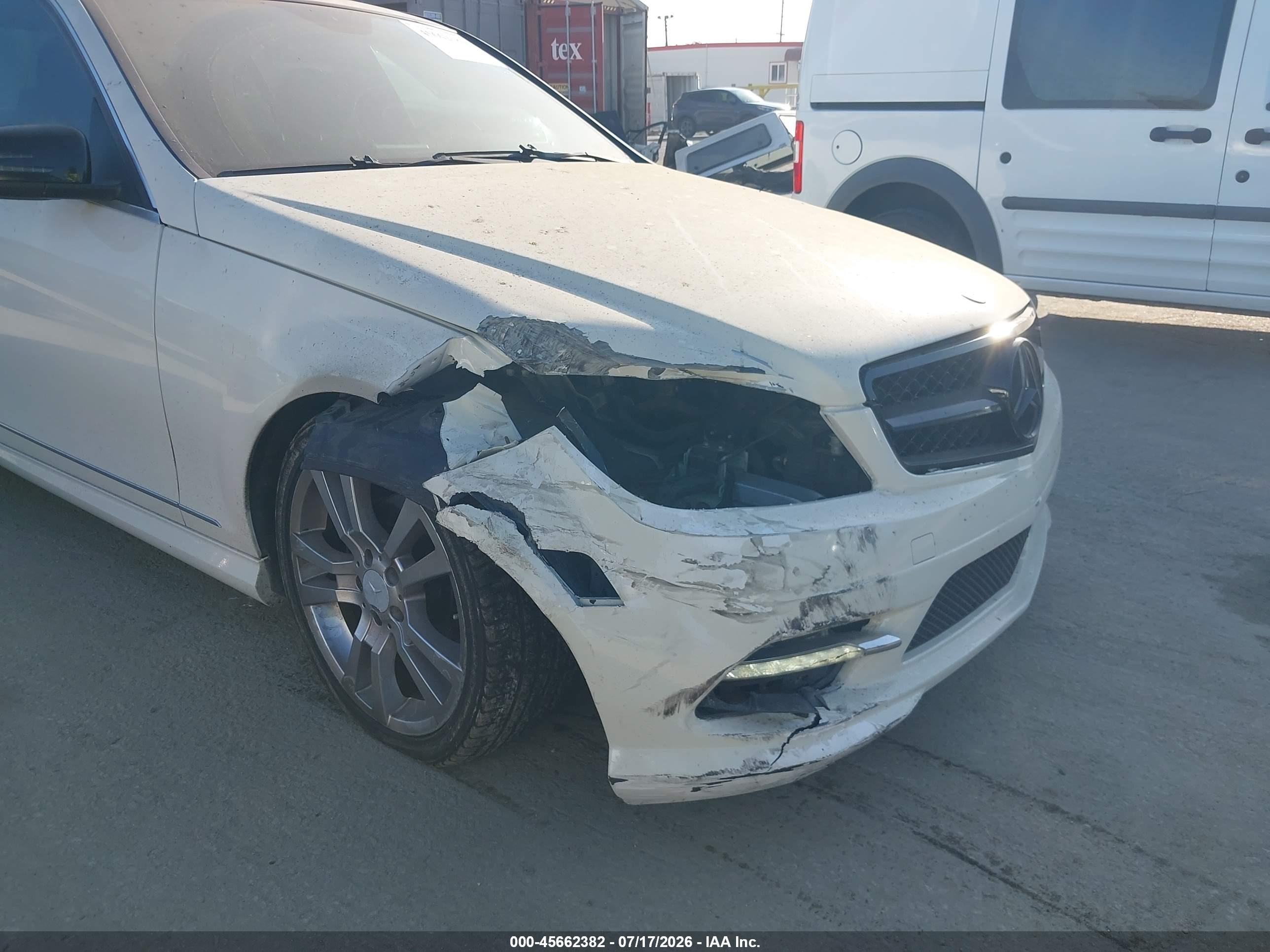 2011 MERCEDES-BENZ C 300 C300