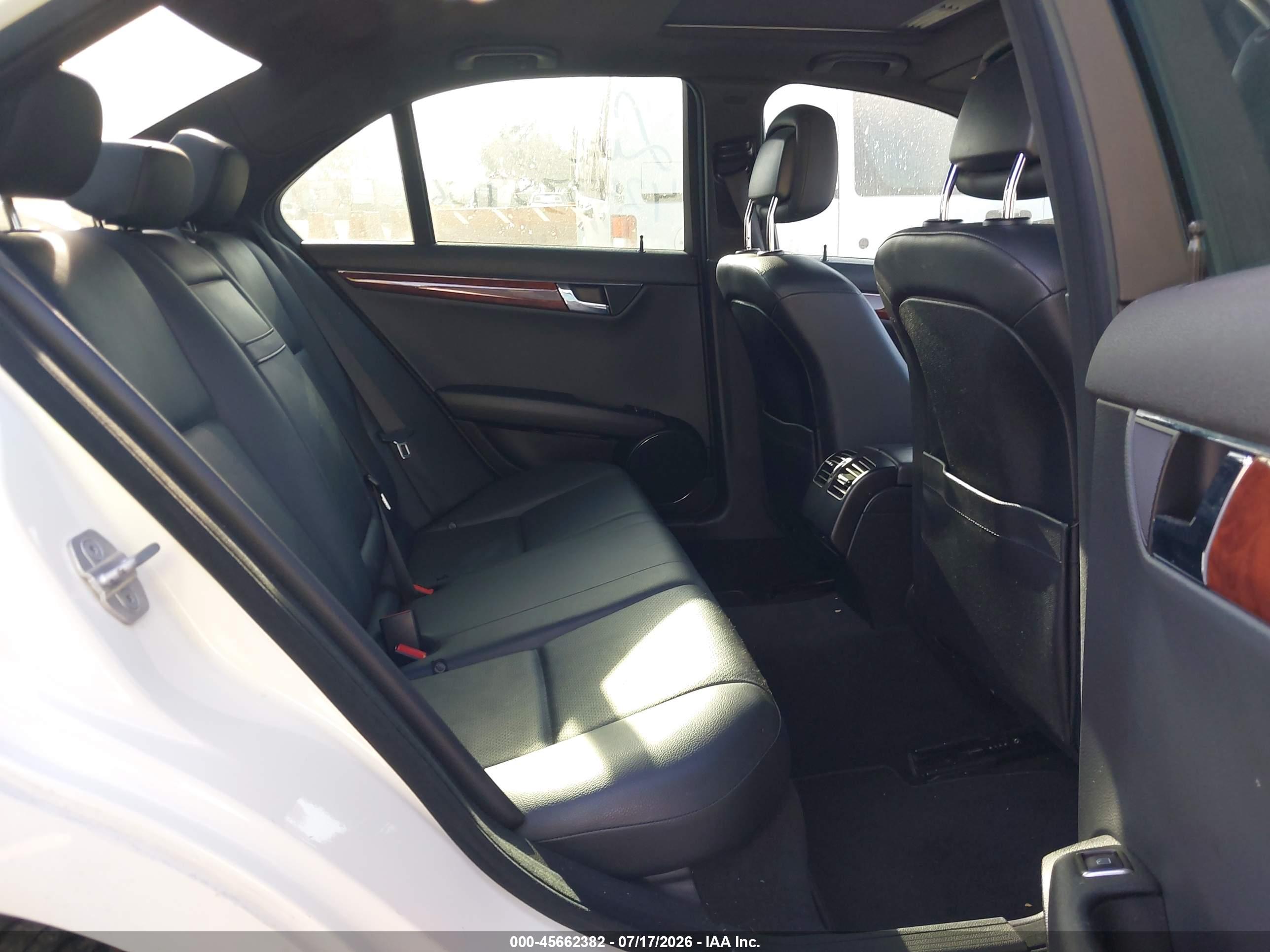2011 MERCEDES-BENZ C 300 C300