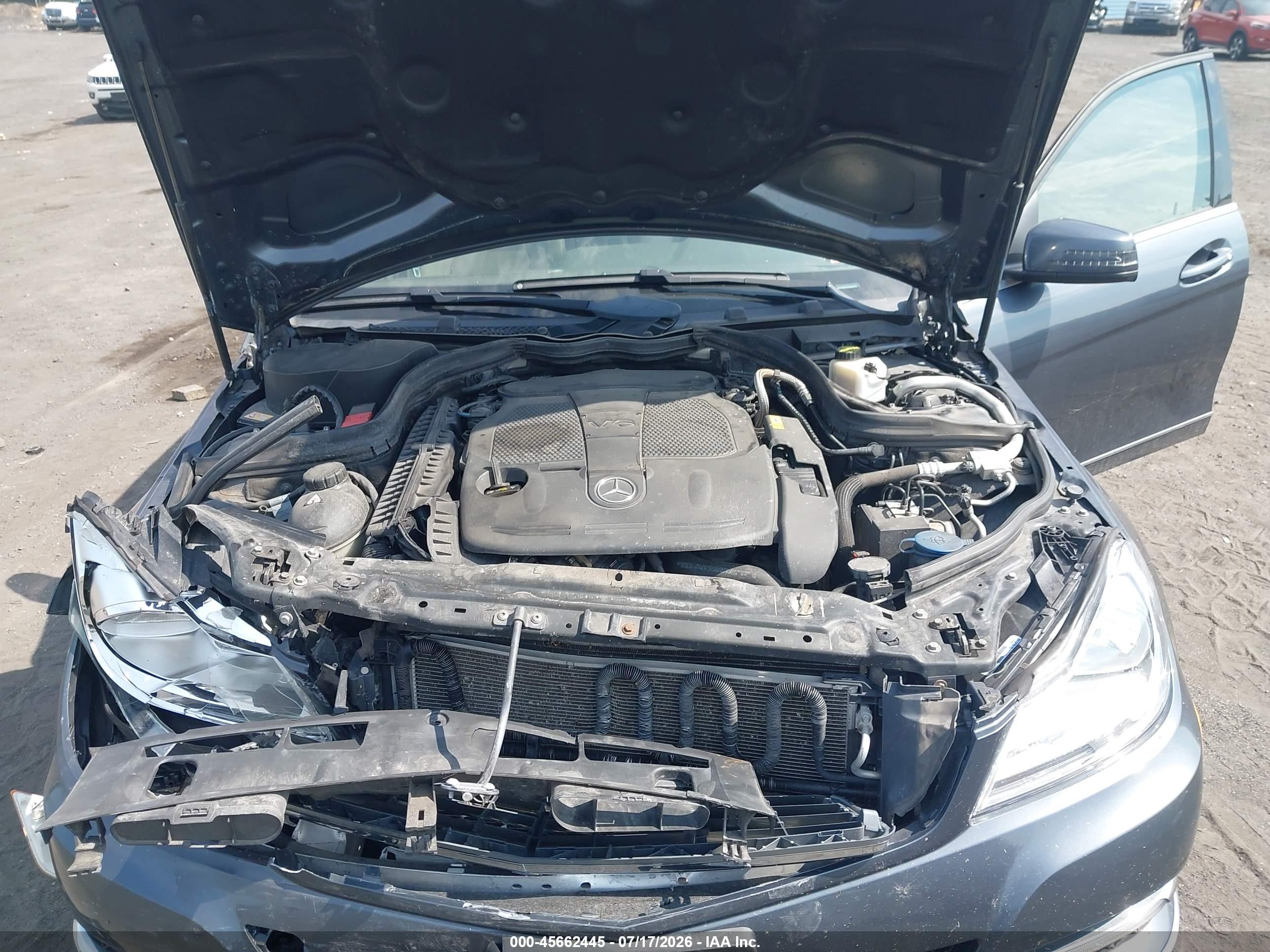 2013 MERCEDES-BENZ C 300 LUXURY 4MATIC