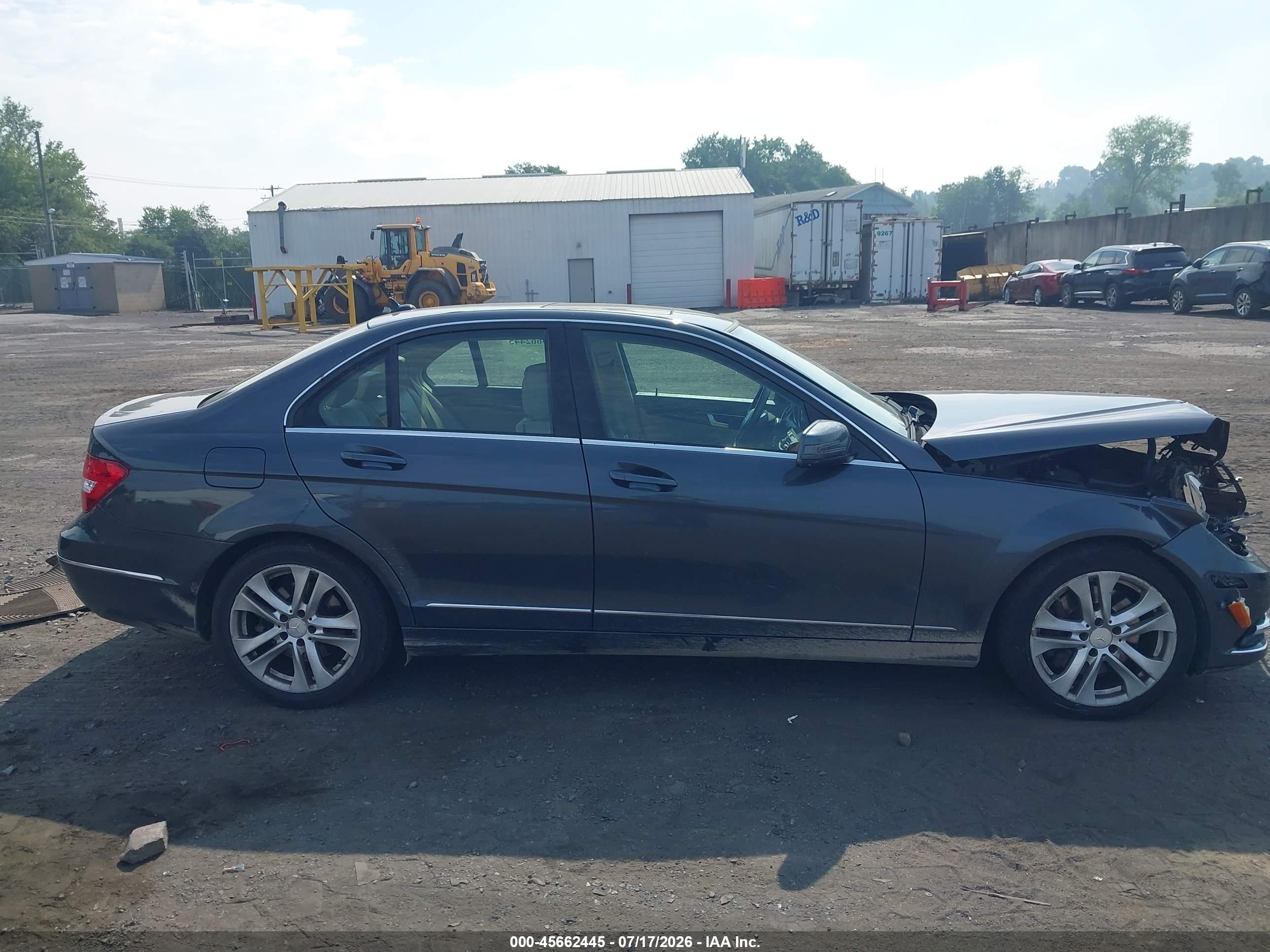 2013 MERCEDES-BENZ C 300 LUXURY 4MATIC