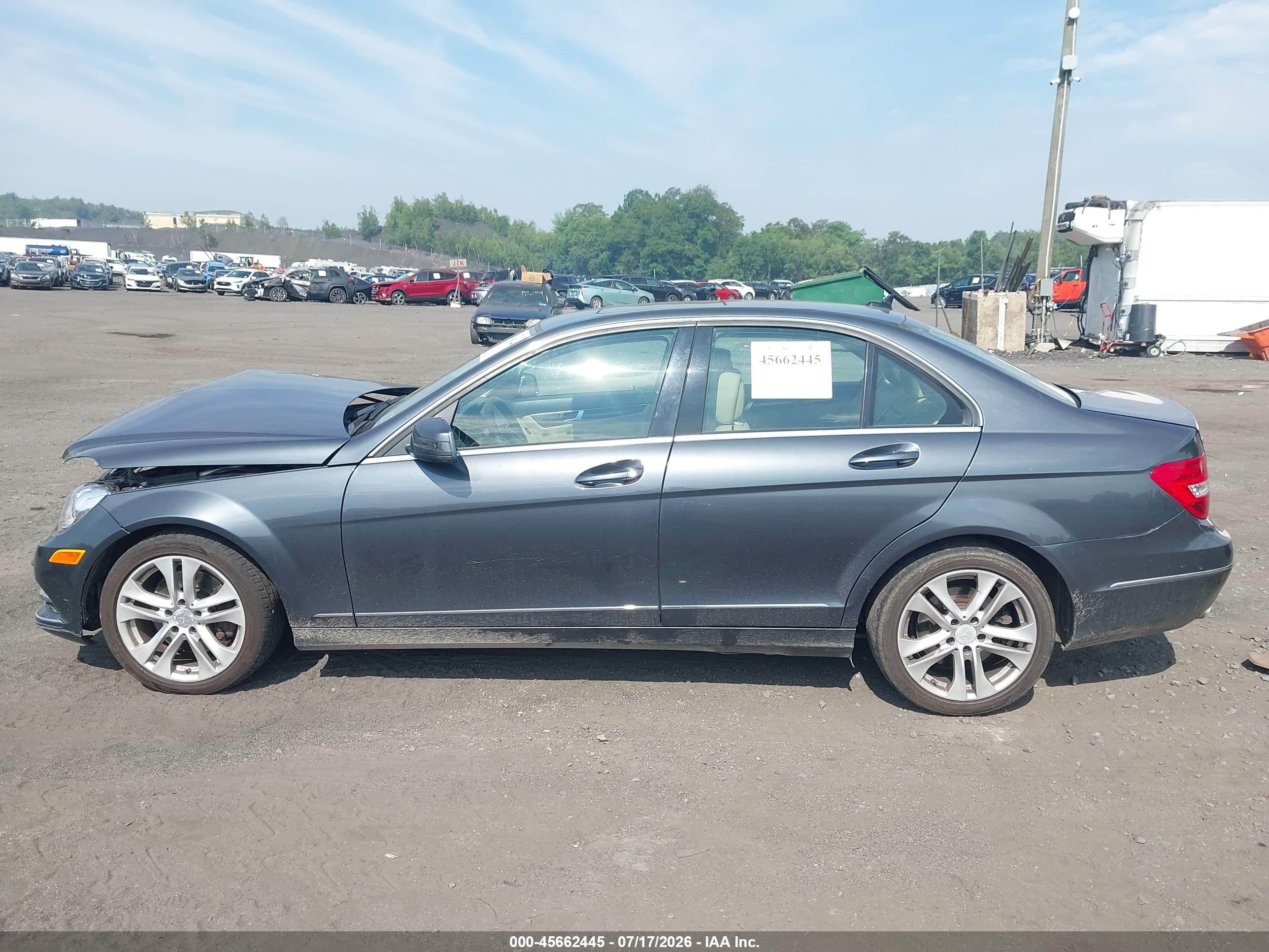 2013 MERCEDES-BENZ C 300 LUXURY 4MATIC