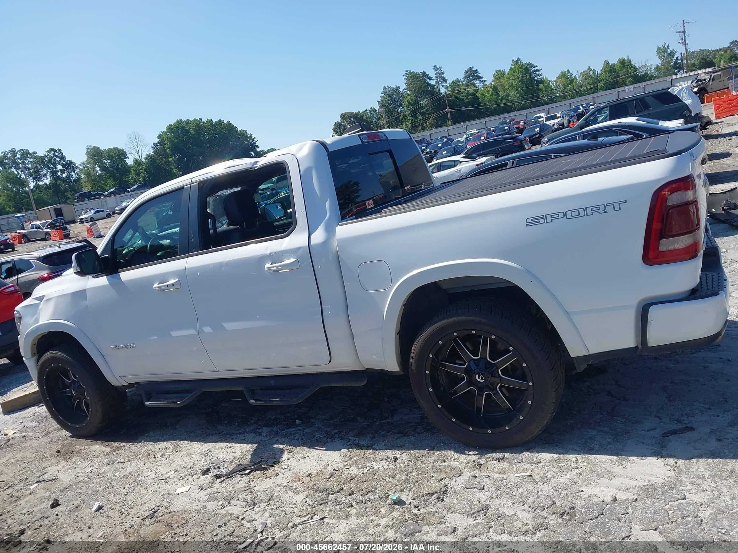 2020 RAM 1500 LARAMIE  4X4 5'7 BOX