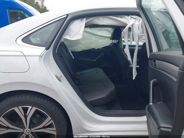 2021 VOLKSWAGEN PASSAT 2.0T SE — I8