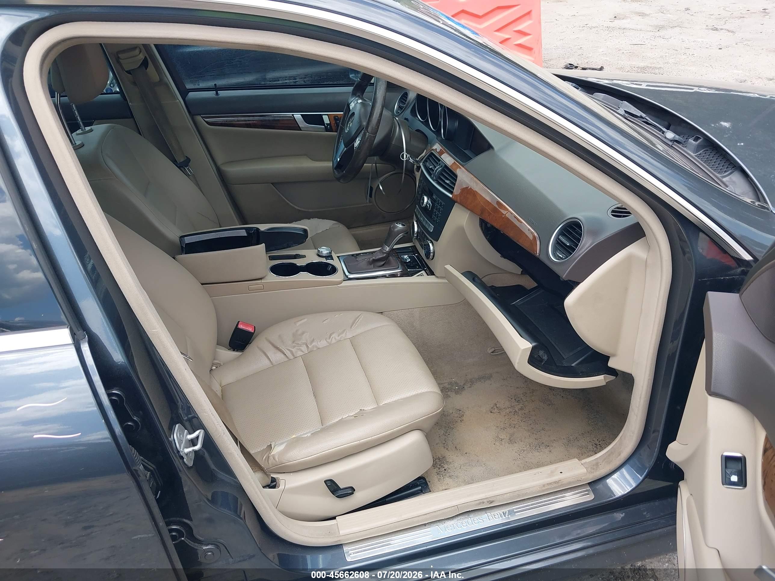 2013 MERCEDES-BENZ C 300 SPORT 4MATIC