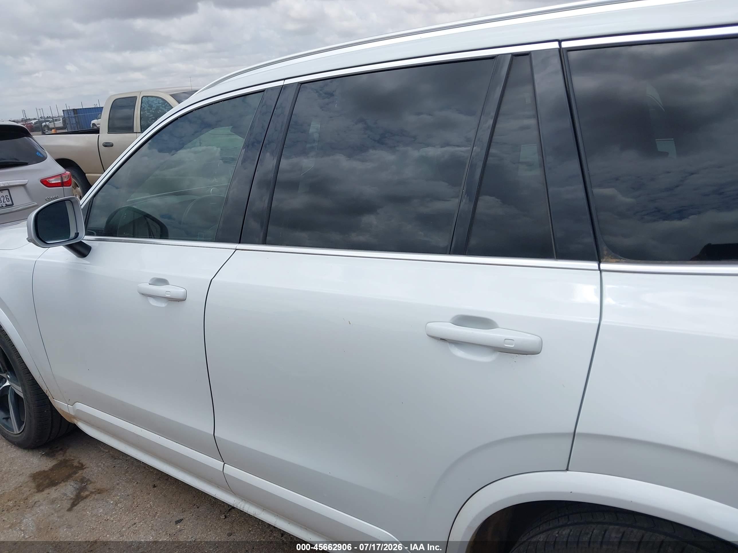 2019 VOLVO XC90 T6 R-DESIGN