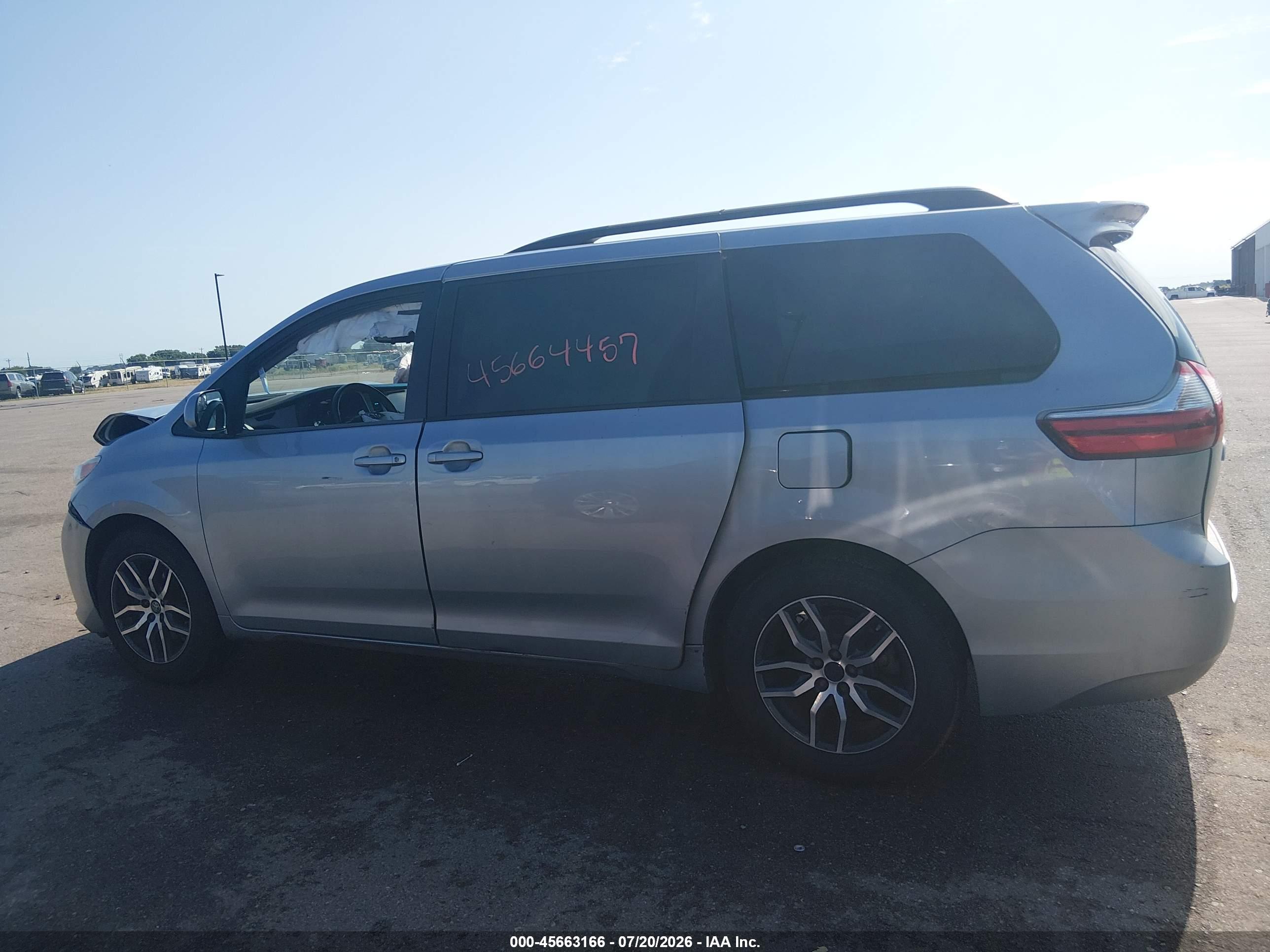 2015 TOYOTA SIENNA LE 7 PASSENGER