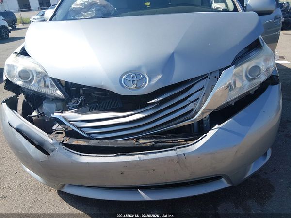 2015 TOYOTA SIENNA LE 7 PASSENGER
