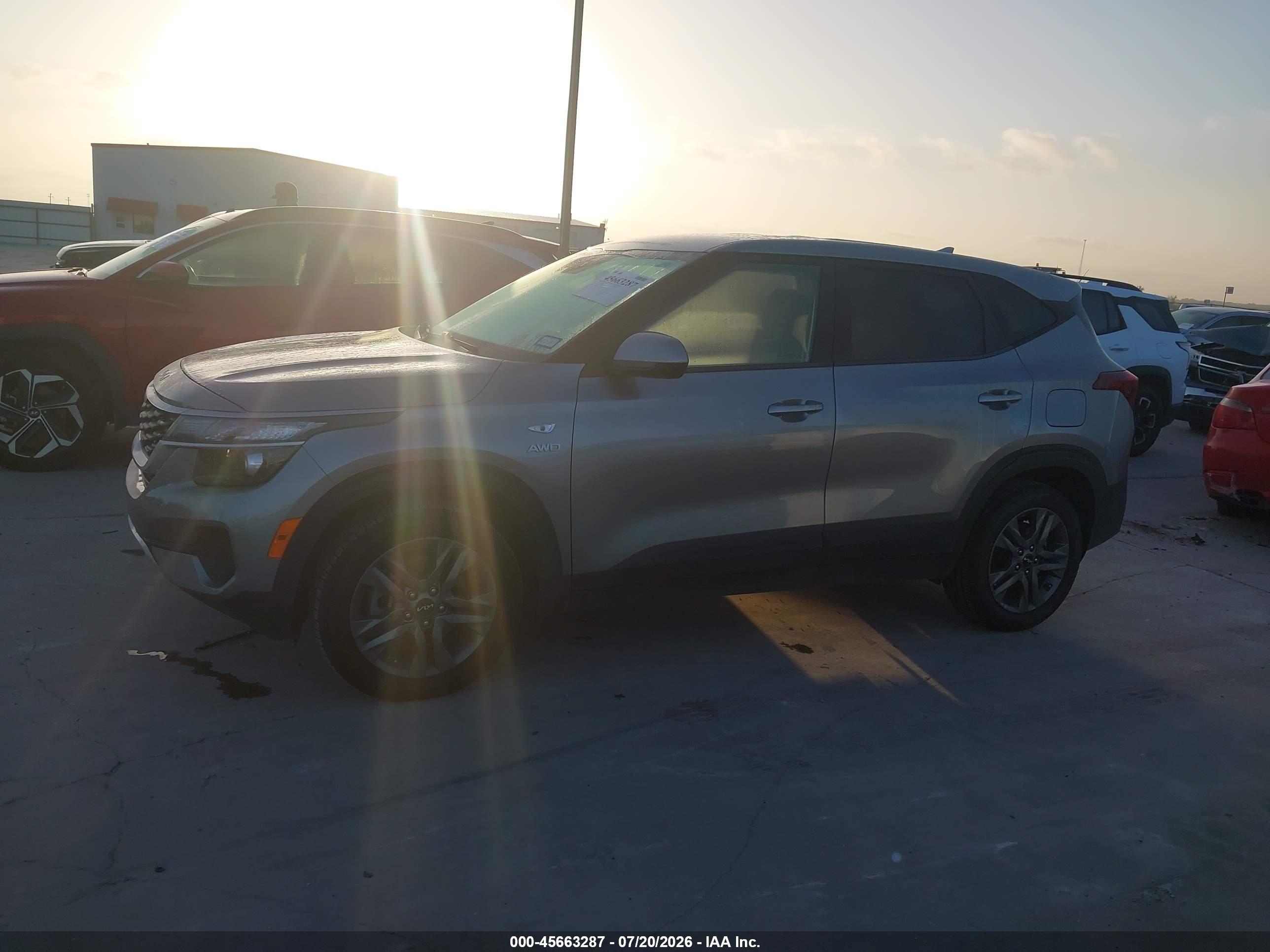 2023 KIA SELTOS LX