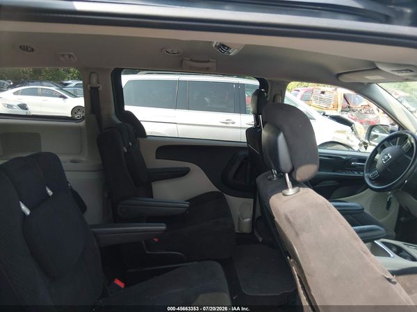 2014 DODGE GRAND CARAVAN SXT — I8