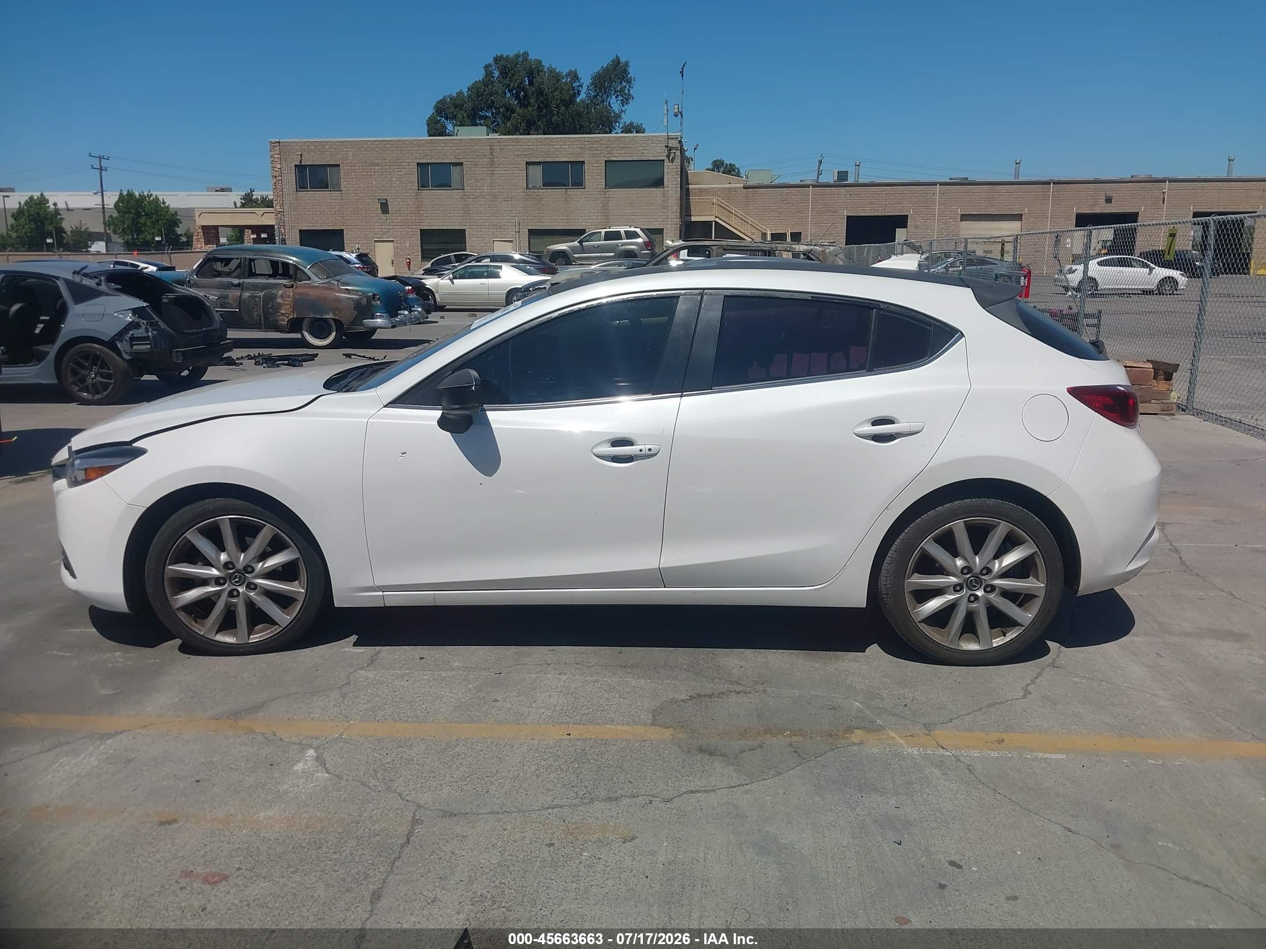 2017 MAZDA MAZDA3 GRAND TOURING