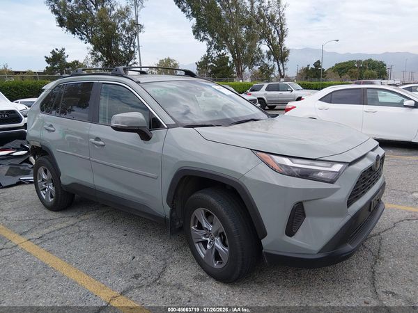 2022 TOYOTA RAV4 XLE