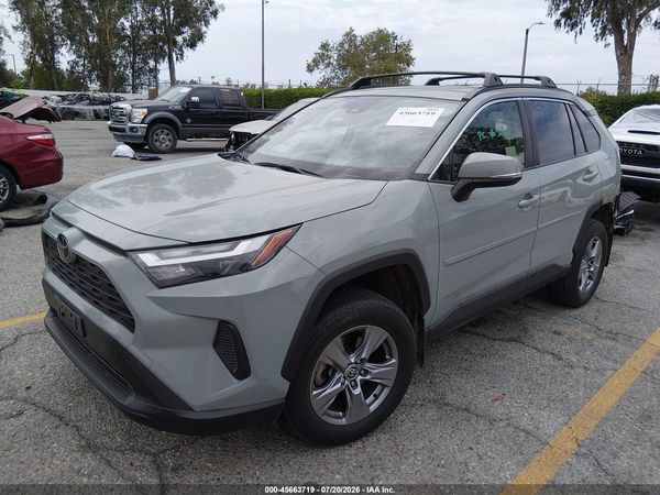 2022 TOYOTA RAV4 XLE