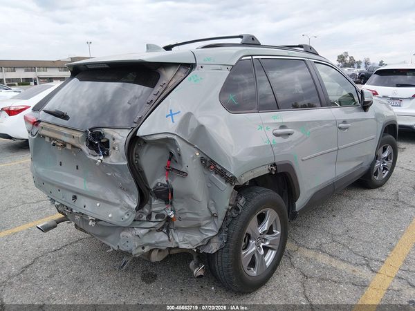 2022 TOYOTA RAV4 XLE