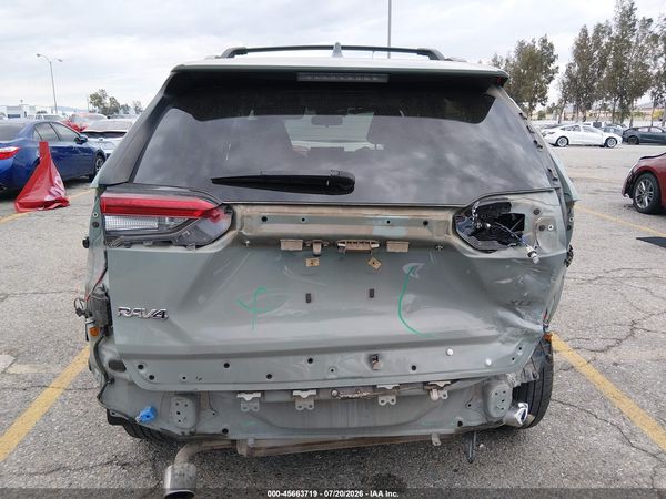 2022 TOYOTA RAV4 XLE