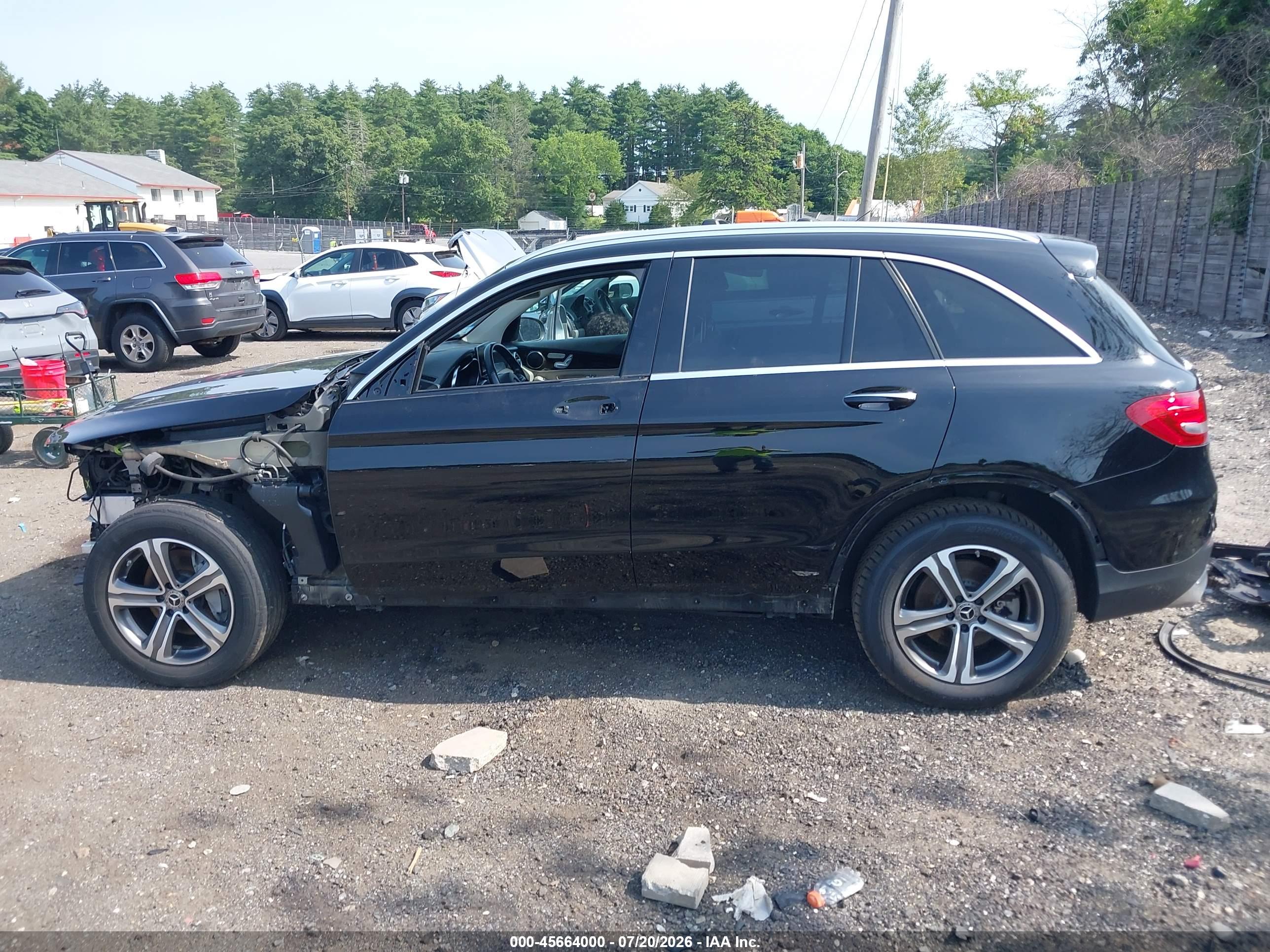 2019 MERCEDES-BENZ GLC 300 4MATIC