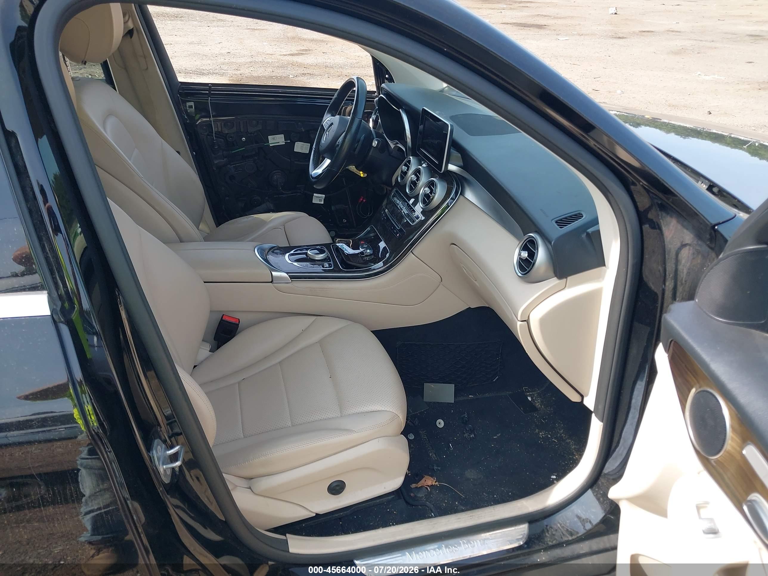 2019 MERCEDES-BENZ GLC 300 4MATIC