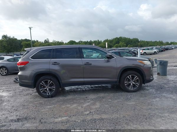 2019 TOYOTA HIGHLANDER LE