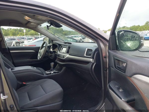 2019 TOYOTA HIGHLANDER LE