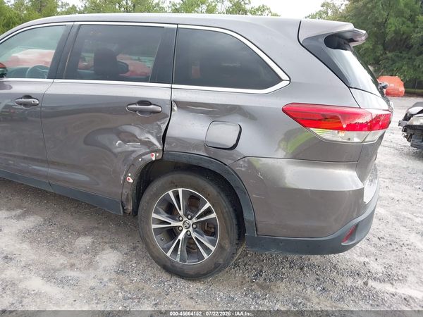 2019 TOYOTA HIGHLANDER LE