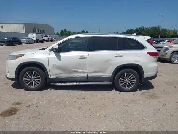 2019 TOYOTA HIGHLANDER XLE