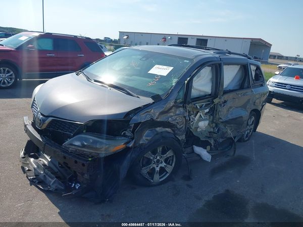 2018 TOYOTA SIENNA SE 8 PASSENGER