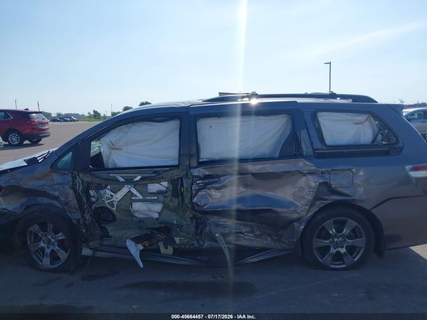 2018 TOYOTA SIENNA SE 8 PASSENGER