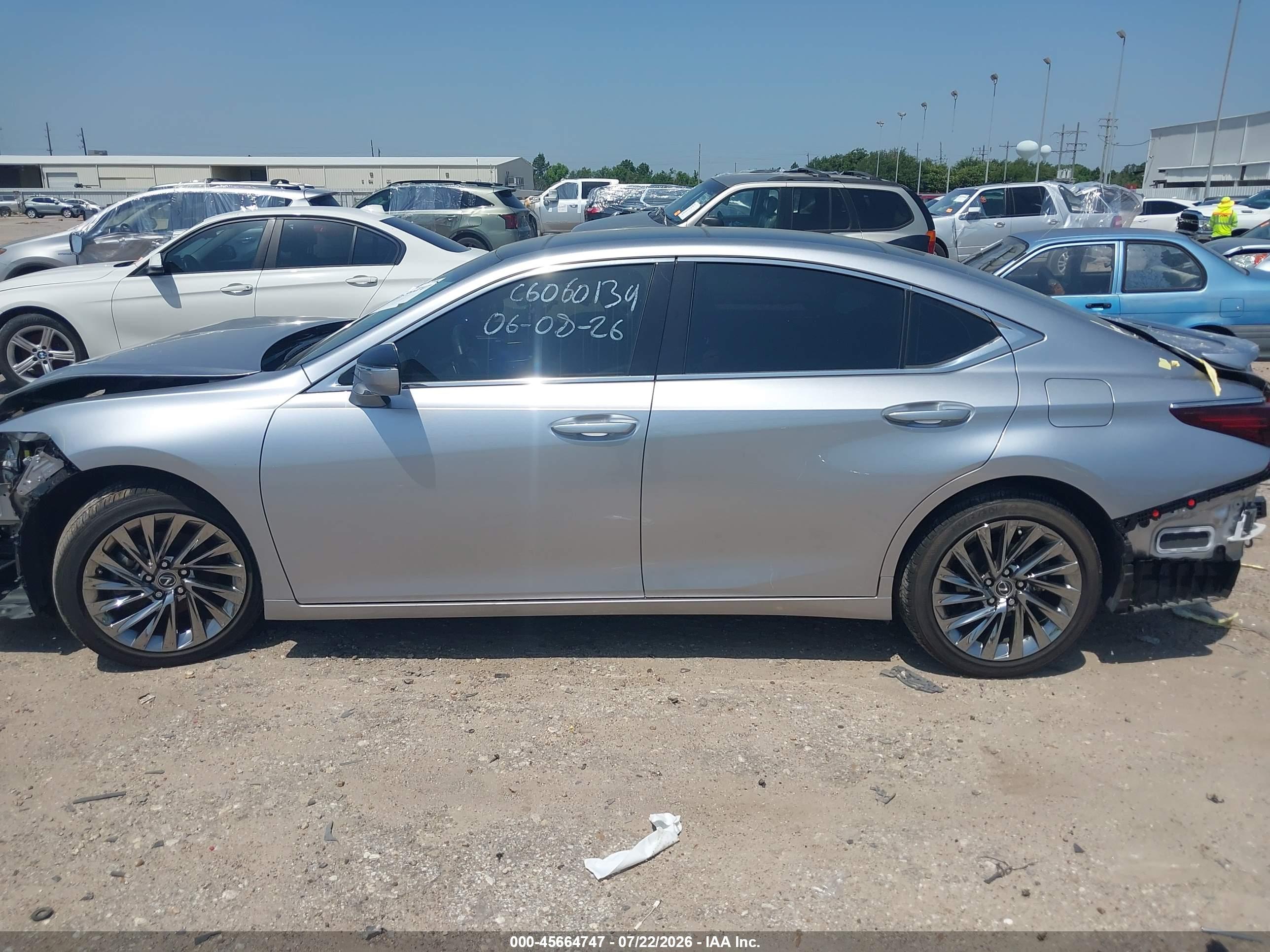 2025 LEXUS ES 350 ULTRA LUXURY