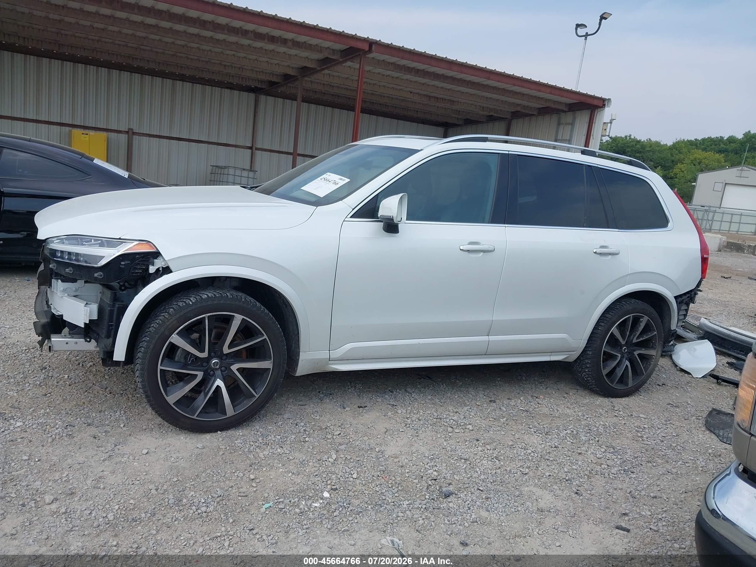 2018 VOLVO XC90 T6 MOMENTUM