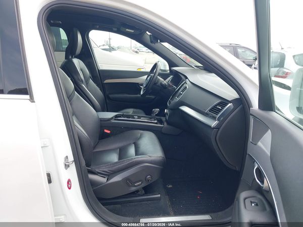 2018 VOLVO XC90 T6 MOMENTUM