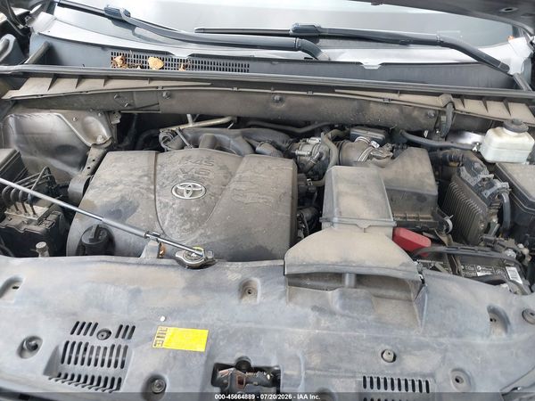 2017 TOYOTA HIGHLANDER SE