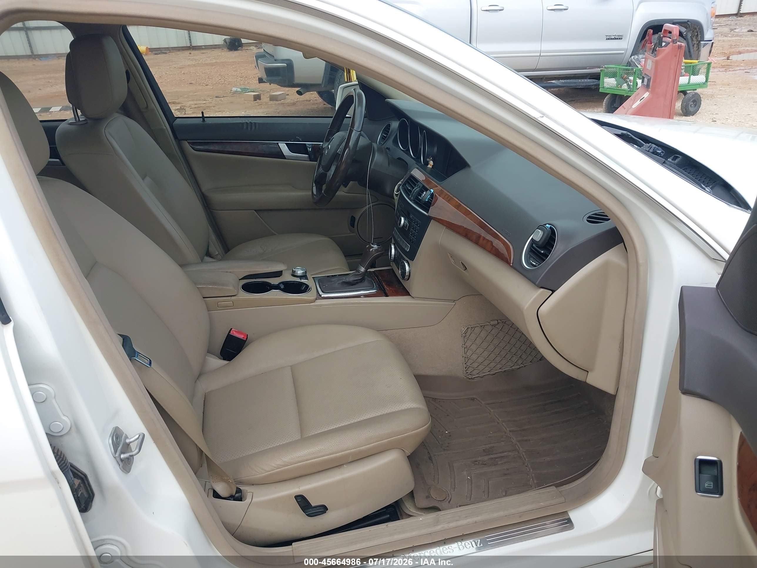 2012 MERCEDES-BENZ C 250 LUXURY