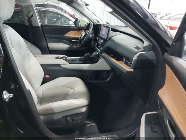 2025 TOYOTA GRAND HIGHLANDER PLATINUM