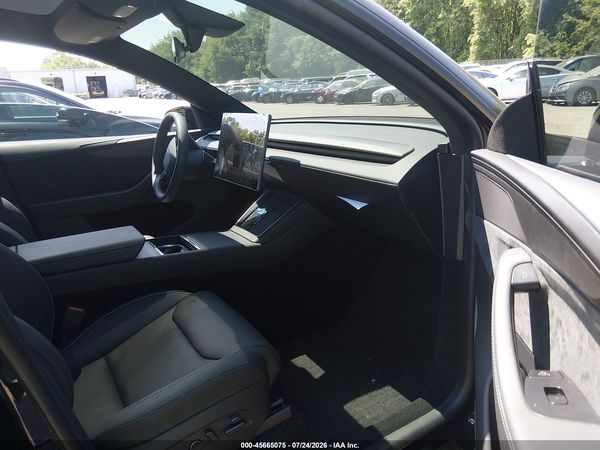 2026 TESLA MODEL Y