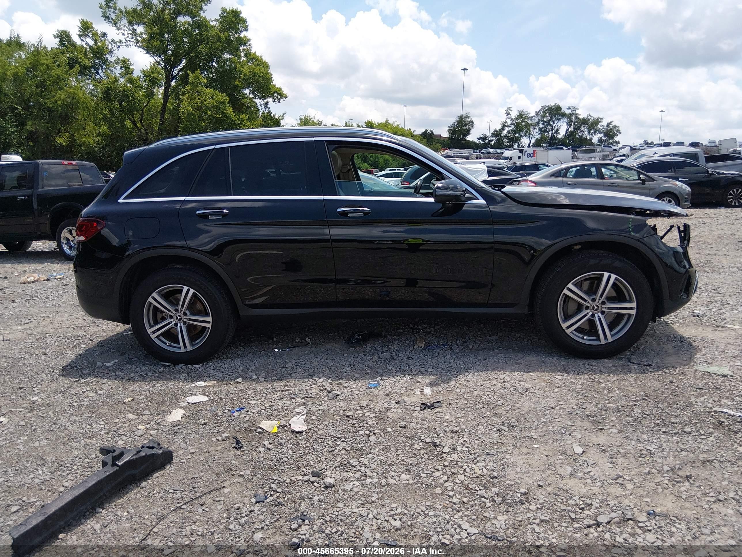 2022 MERCEDES-BENZ GLC 300 SUV