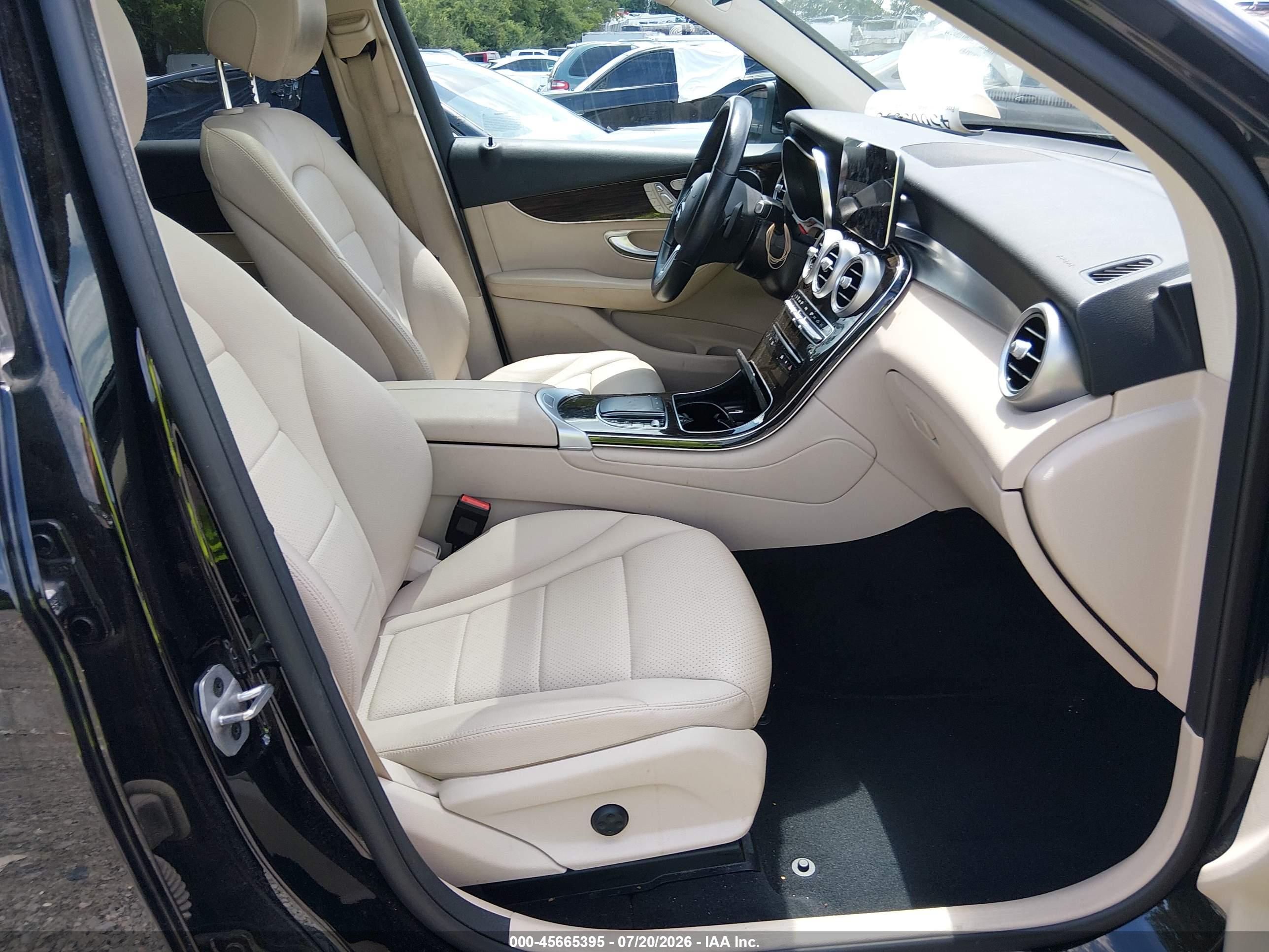 2022 MERCEDES-BENZ GLC 300 SUV
