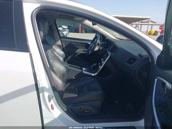 2016 VOLVO V60 CROSS COUNTRY T5