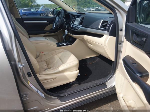 2016 TOYOTA HIGHLANDER LE PLUS V6